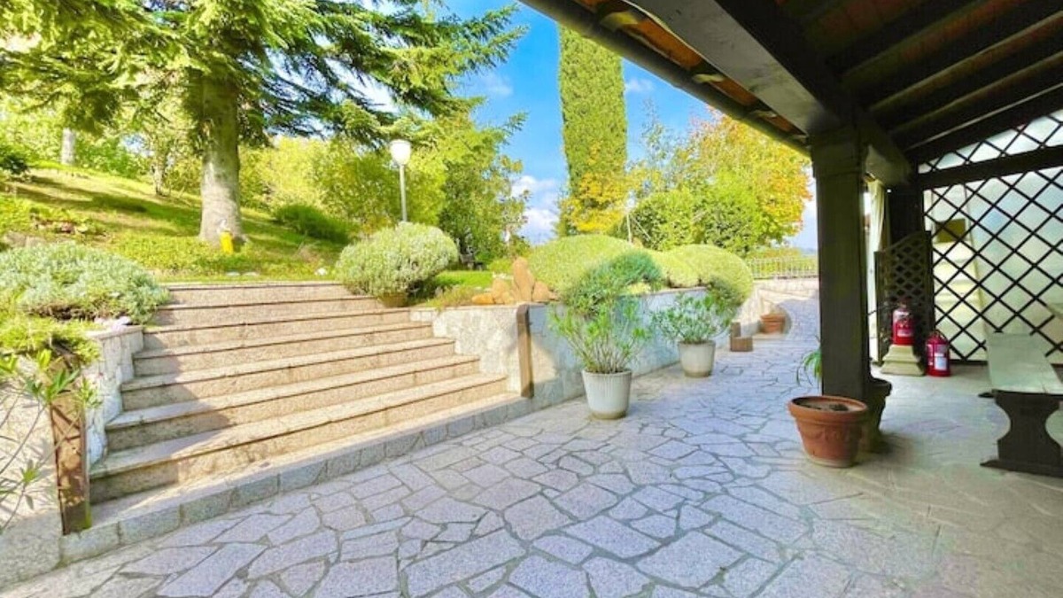 Grizzana Morandi House | Mazzetti Country House-Country living and garden