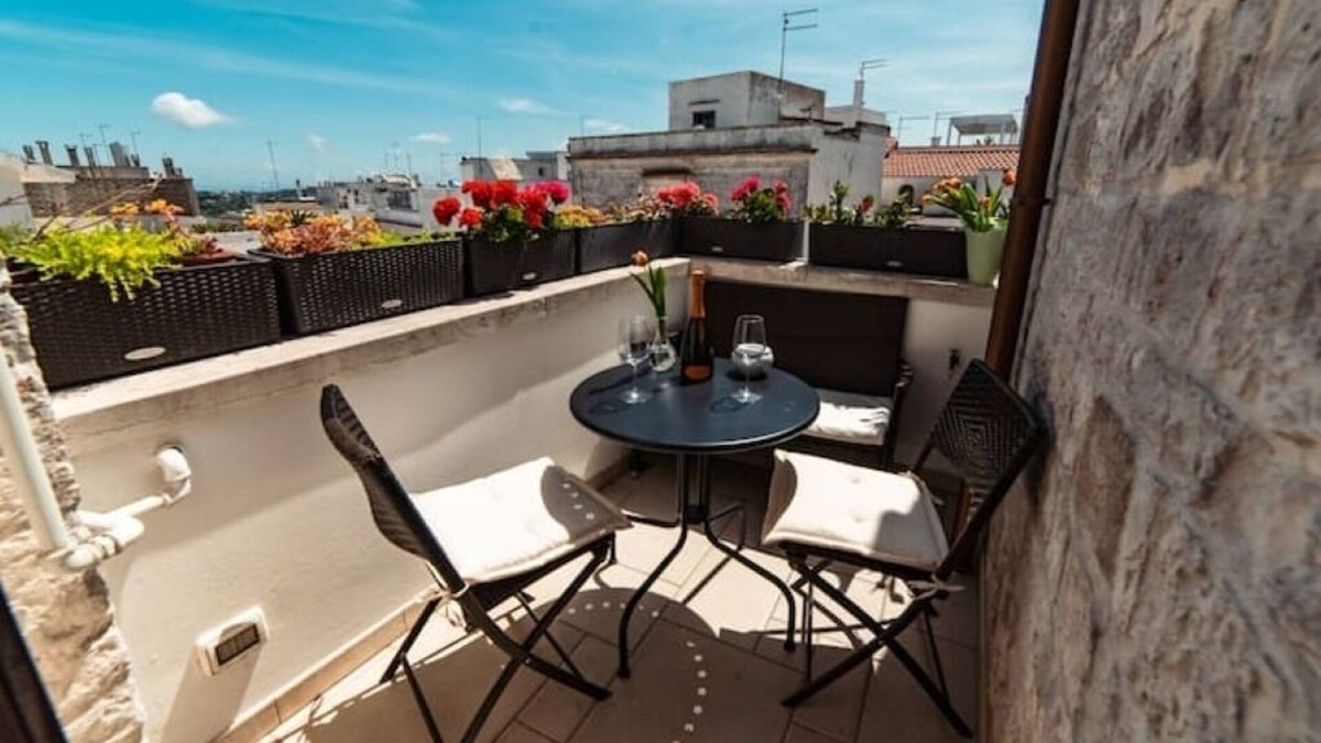 Old Town Cisternino Apartment | Mazzini Terrace - Exclusive Historic Center Apt