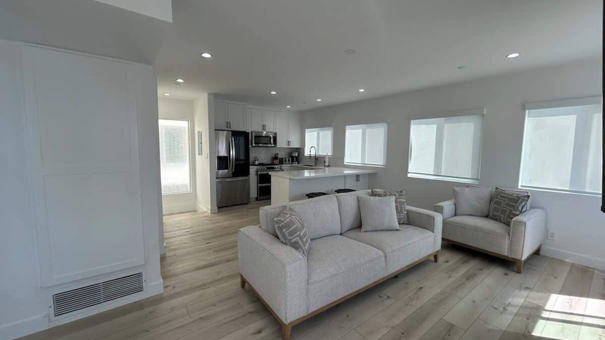 El Porto Apartment | MB Modern Sand Section Sea View