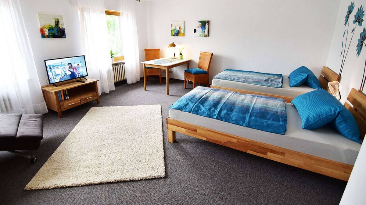 Meerbusch Apartment | MB02 Holiday apartment in Meerbusch with a large eat-in kitchen, free parking and W-LAN