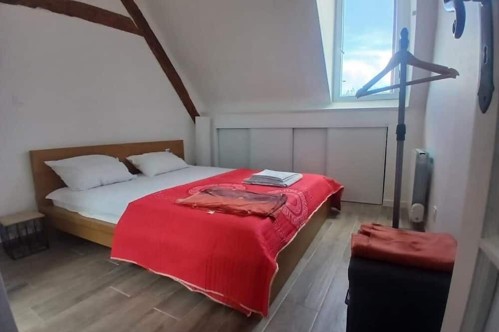 Herouville-Saint-Clair Apartment | Mbine Senghore