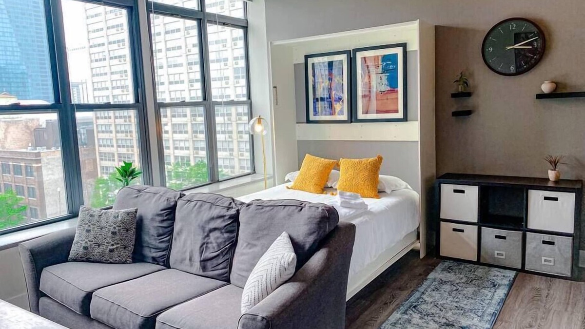 Near South Side Apartment | McCormick Place Designer Studio with optional parking for up to 4 guests