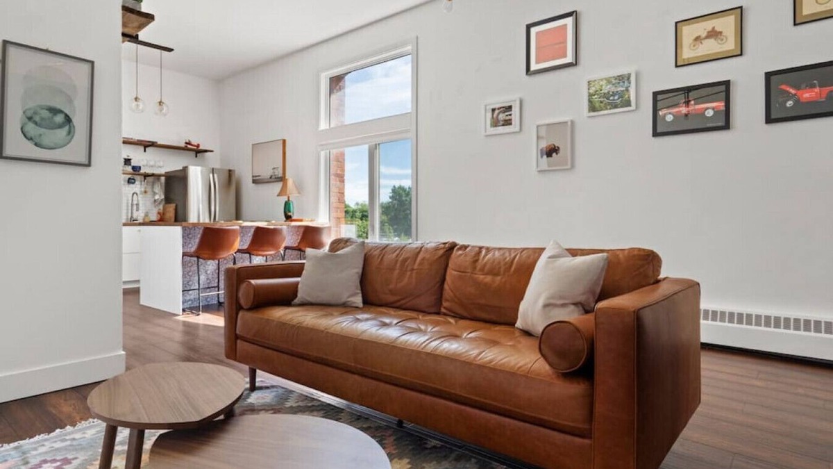 Inglewood Apartment | McGill Loft | Trendy | Iconic | Best Location