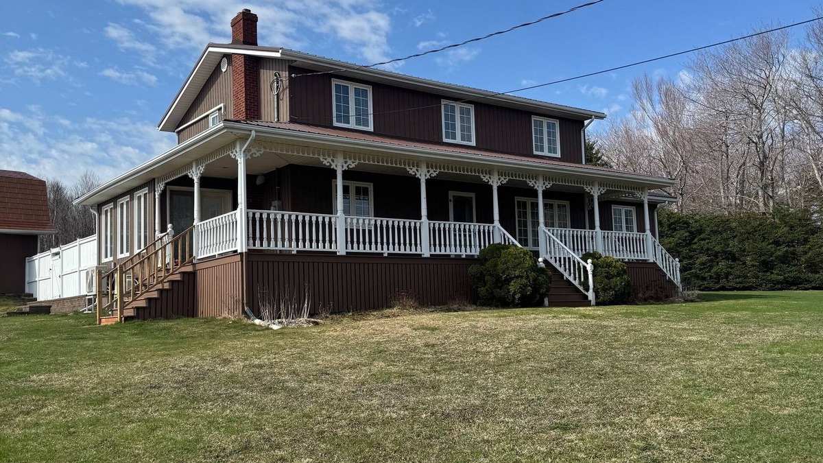 Mayfield House | McGregor House - Minutes to beaches and multiple golf courses!