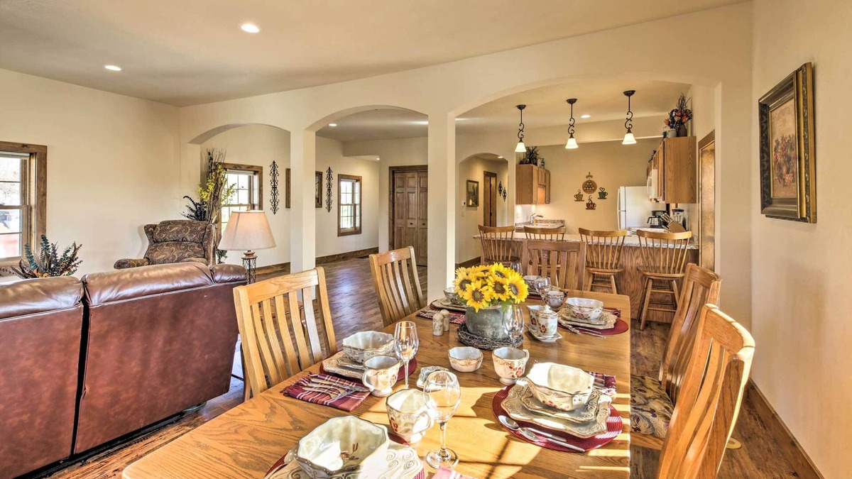 Campbellsport Apartment | 'McJugger’s Loft:' Walk to Lake, Park, Restaurants