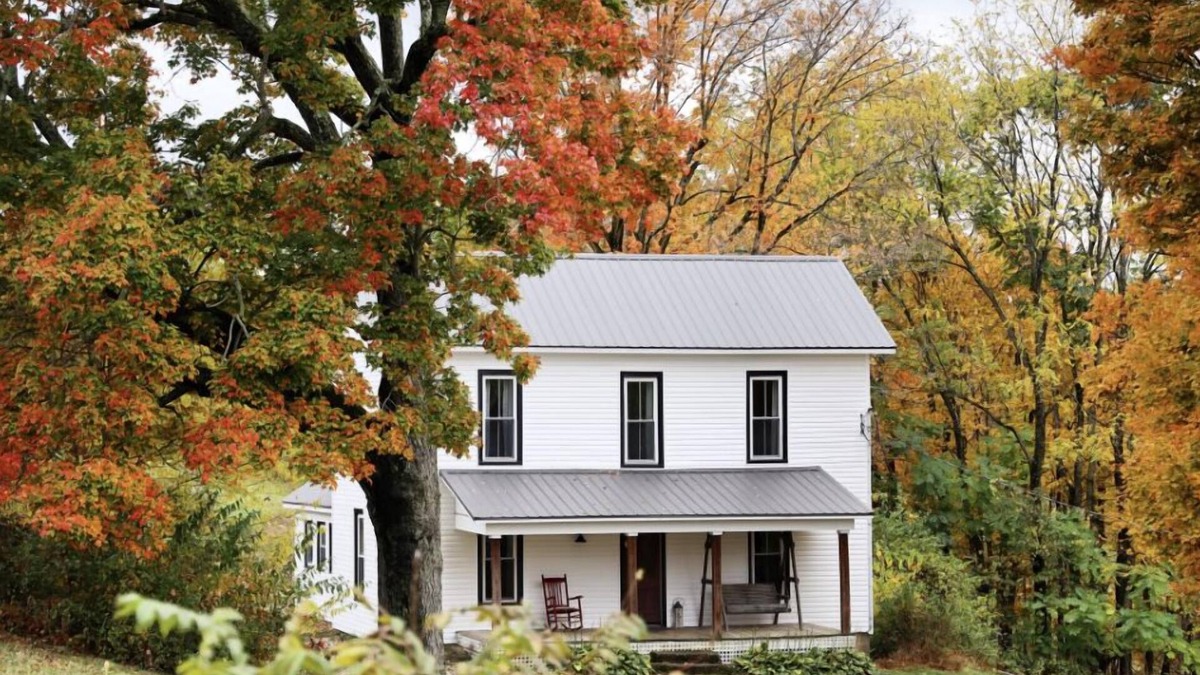 Frazeysburg Other | McKee Farmhouse: 1800s Farmhouse on 130 Acre Farm