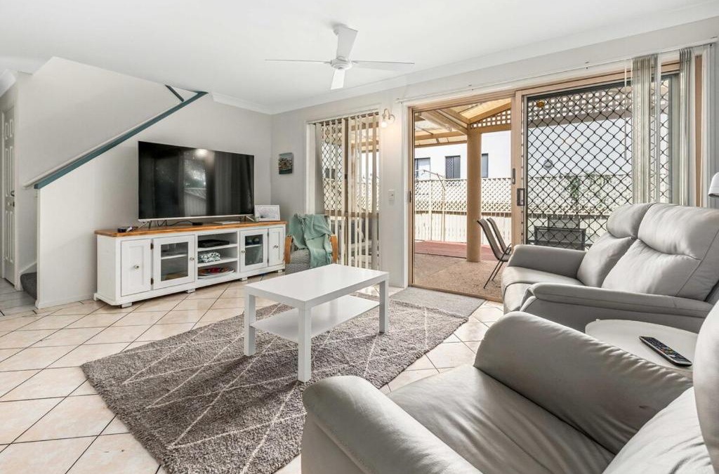 Redcliffe Apartment | McNaughton Townhouse