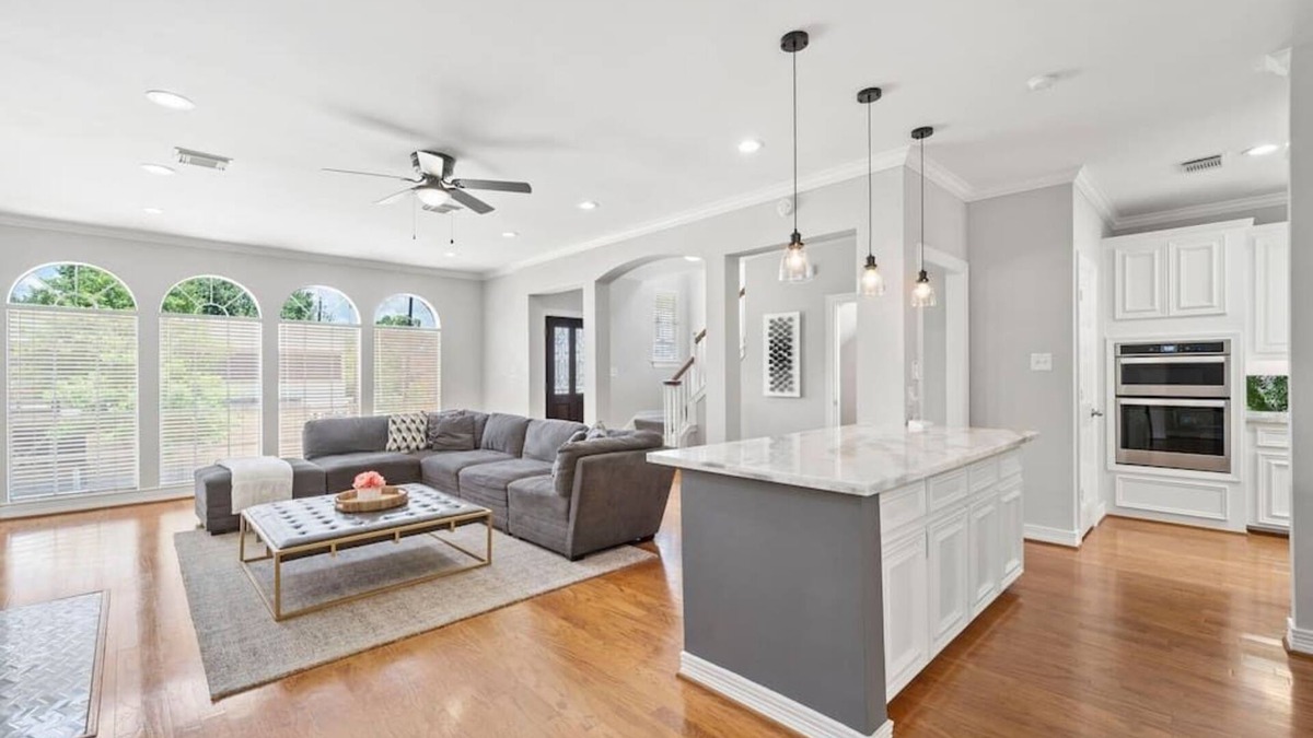 South Central Houston House | ★ MD Anderson, Museum District, Hermann Park
