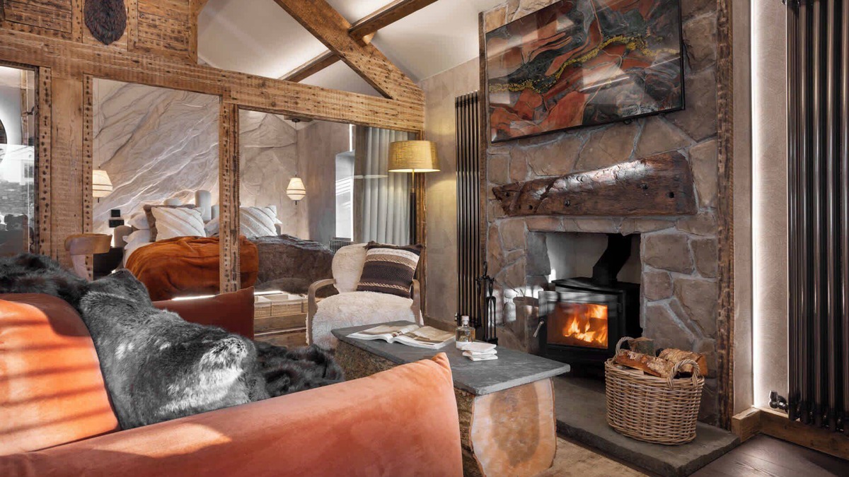 Lindale House | Mead Cottage Summary: