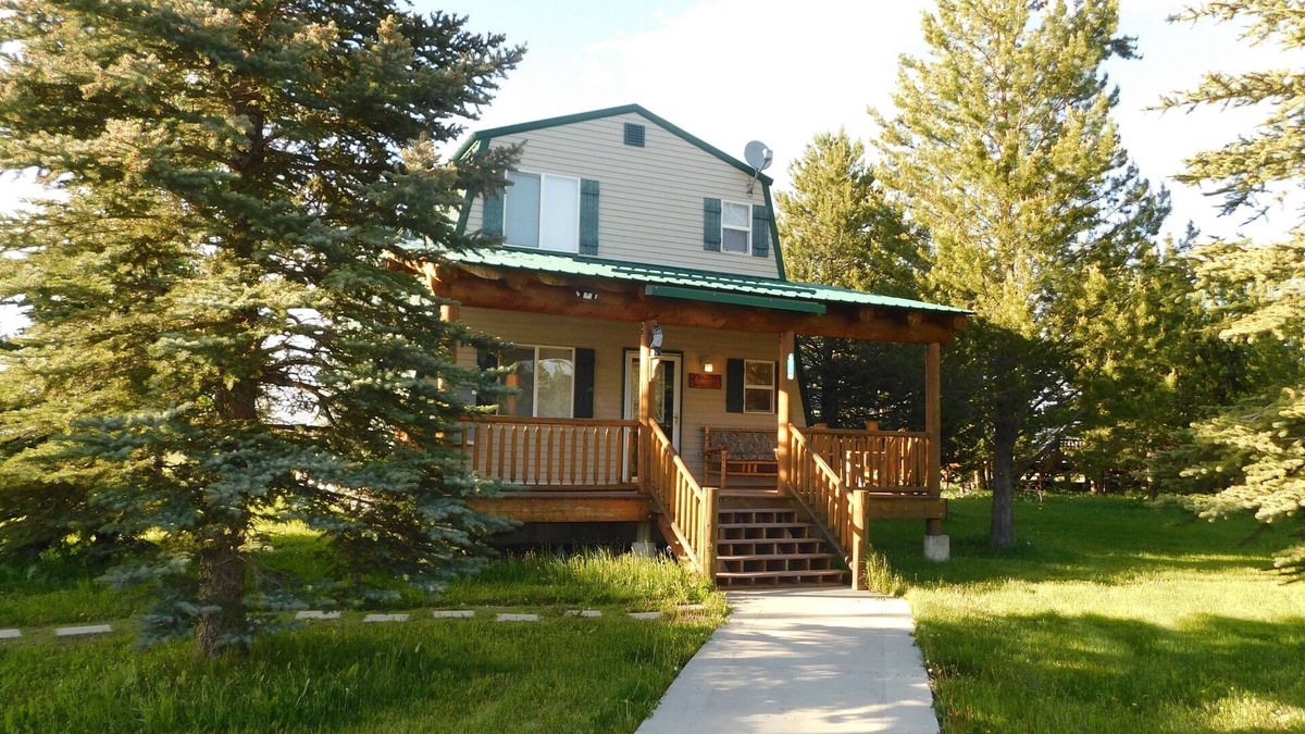 Island Park House | Meadow and Mountain Views just 23 miles to Yellowstone