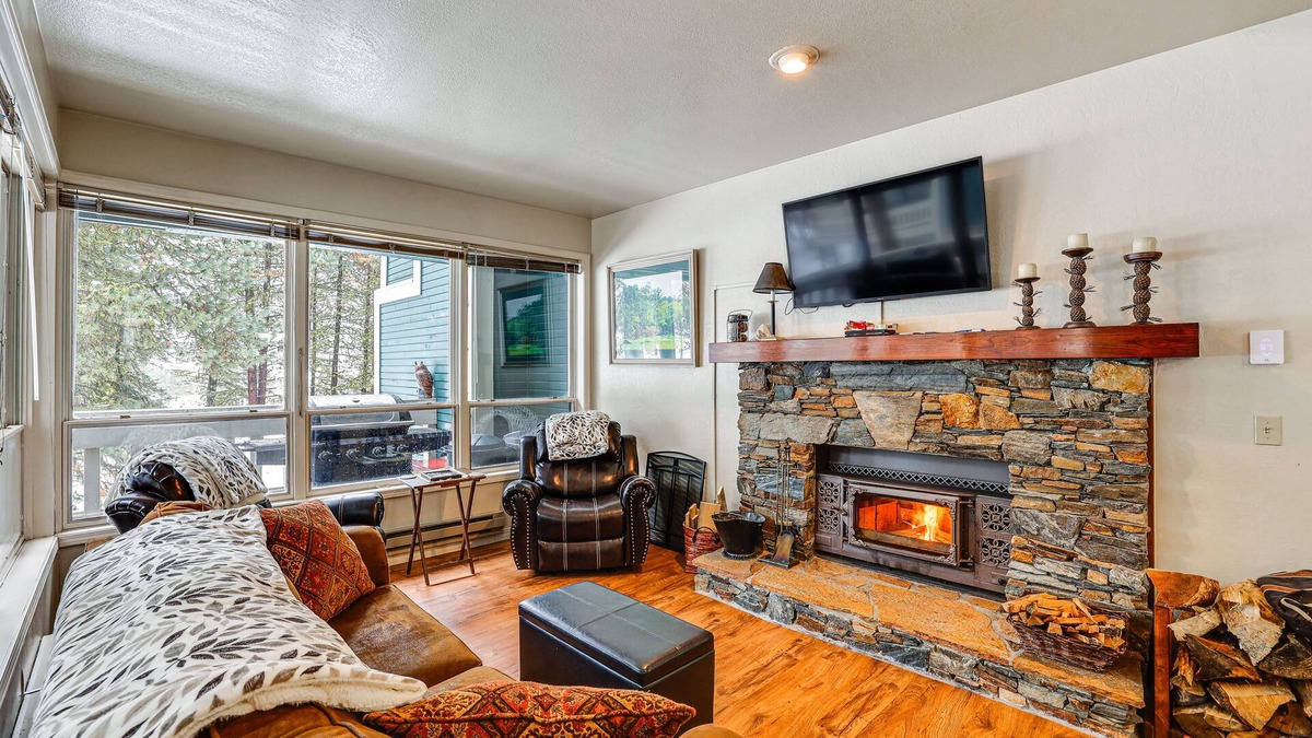 New Meadows Condo | Meadow Creek Golf Resort Condo: Skiing & Lake Life
