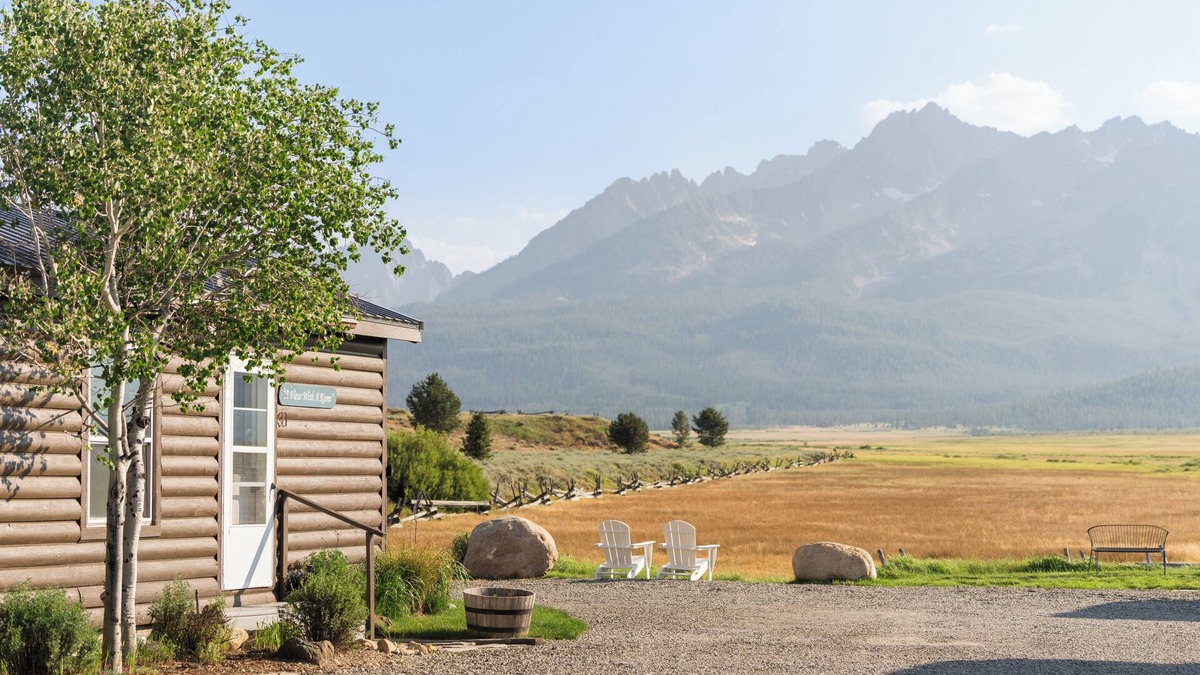 Stanley Cabin | Meadow Creek Suite #11