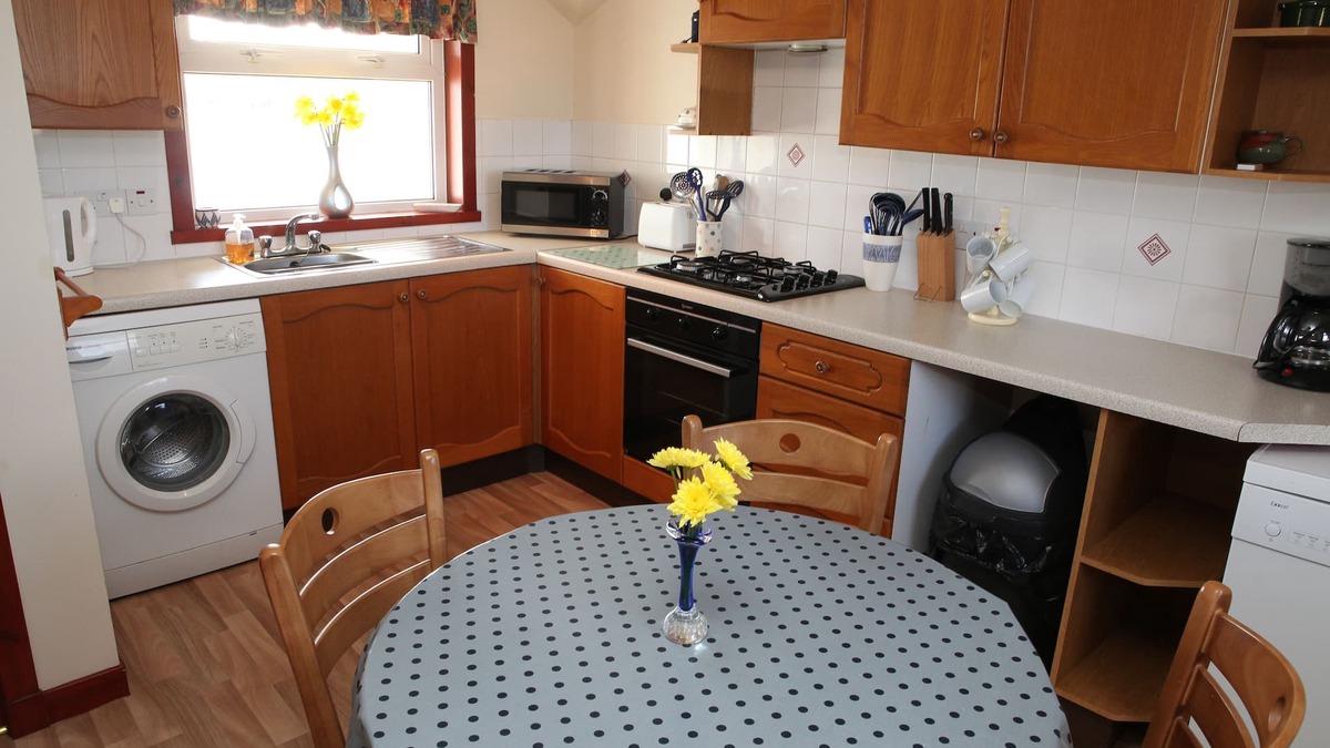 Stromness Apartment | Meadow View - A Two Bed Ensuite Apartment Next to a UNESCO World Heritage Site