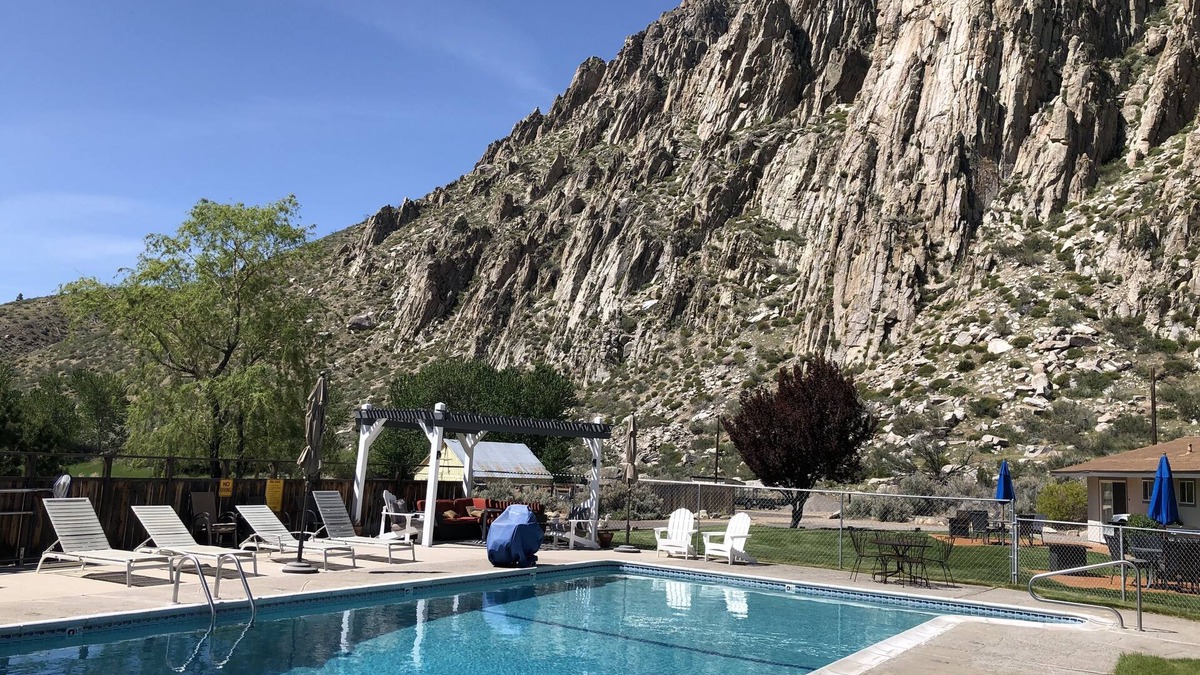 Coleville Hotel | Meadowcliff lodge