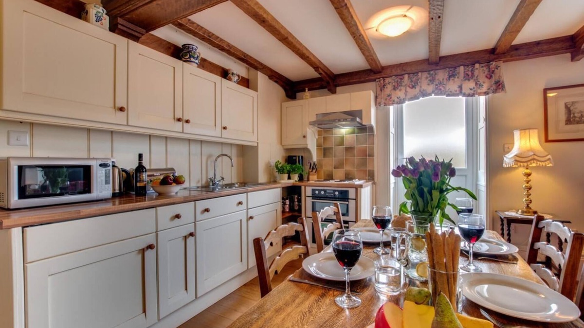 Pickering Cottage | Meadows Edge Cottage, Dog/Cat Friendly with fishing on site