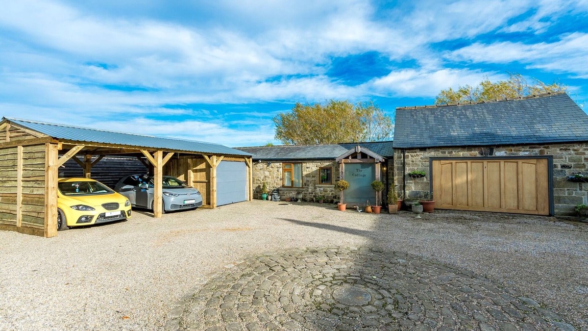 Otley Cottage | Meagill Cottage a Cozy retreat with hot tub