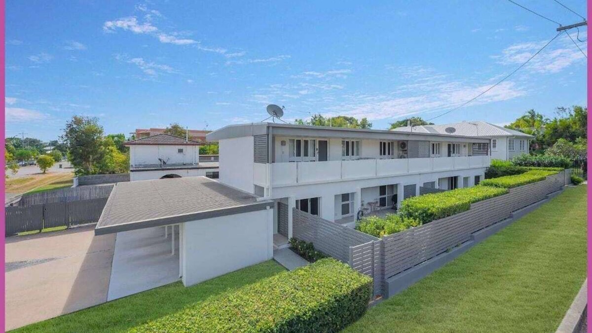 North Ward Apartment | Meander to the Strand on McKinley