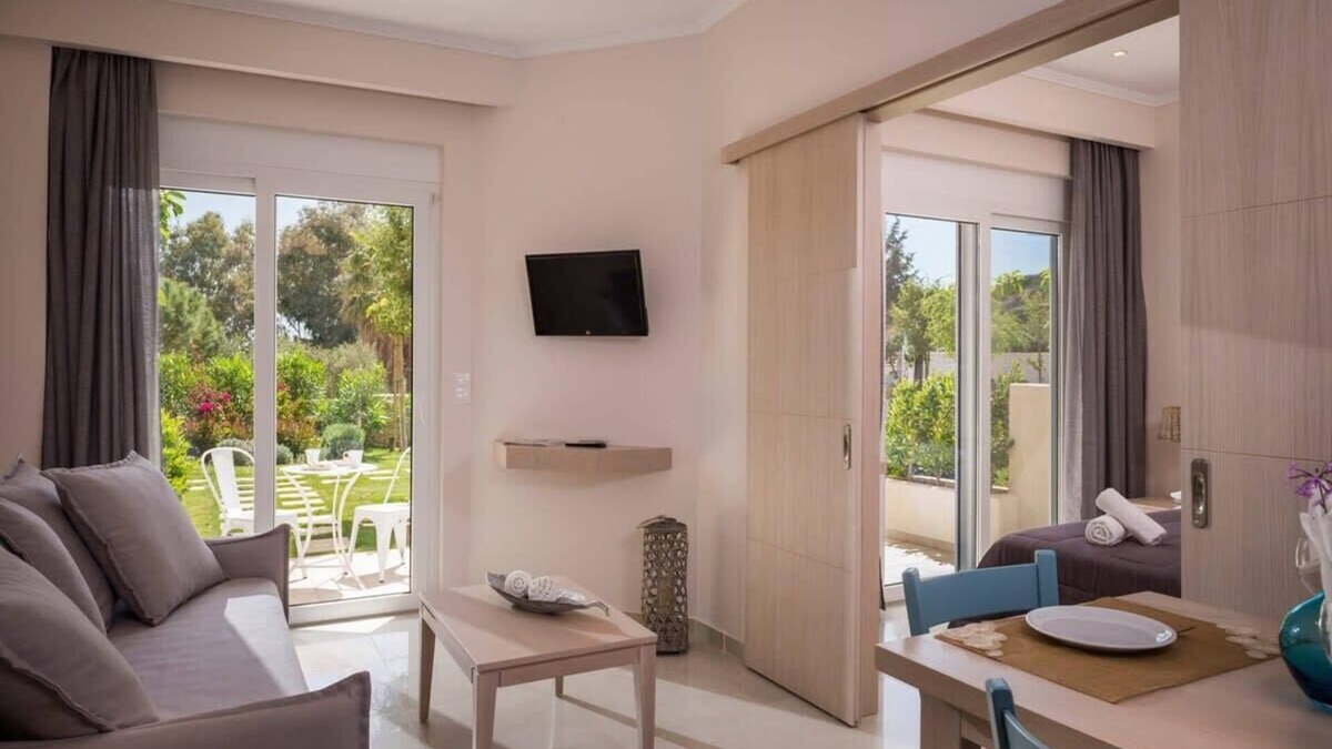 Gialos Apartment | Mear Superior Home - Crete Garden Escape