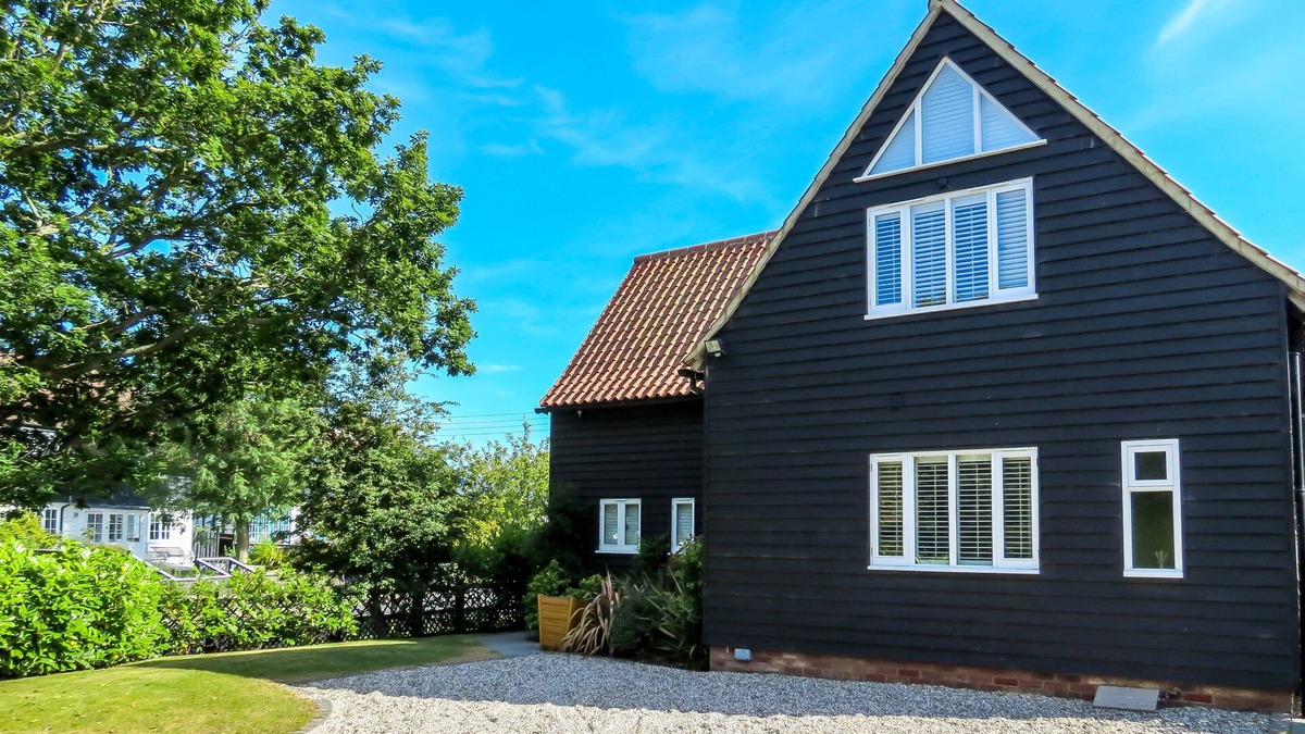 Thorpeness Apartment | Meare House - sleeps 10 guests in 4 bedrooms