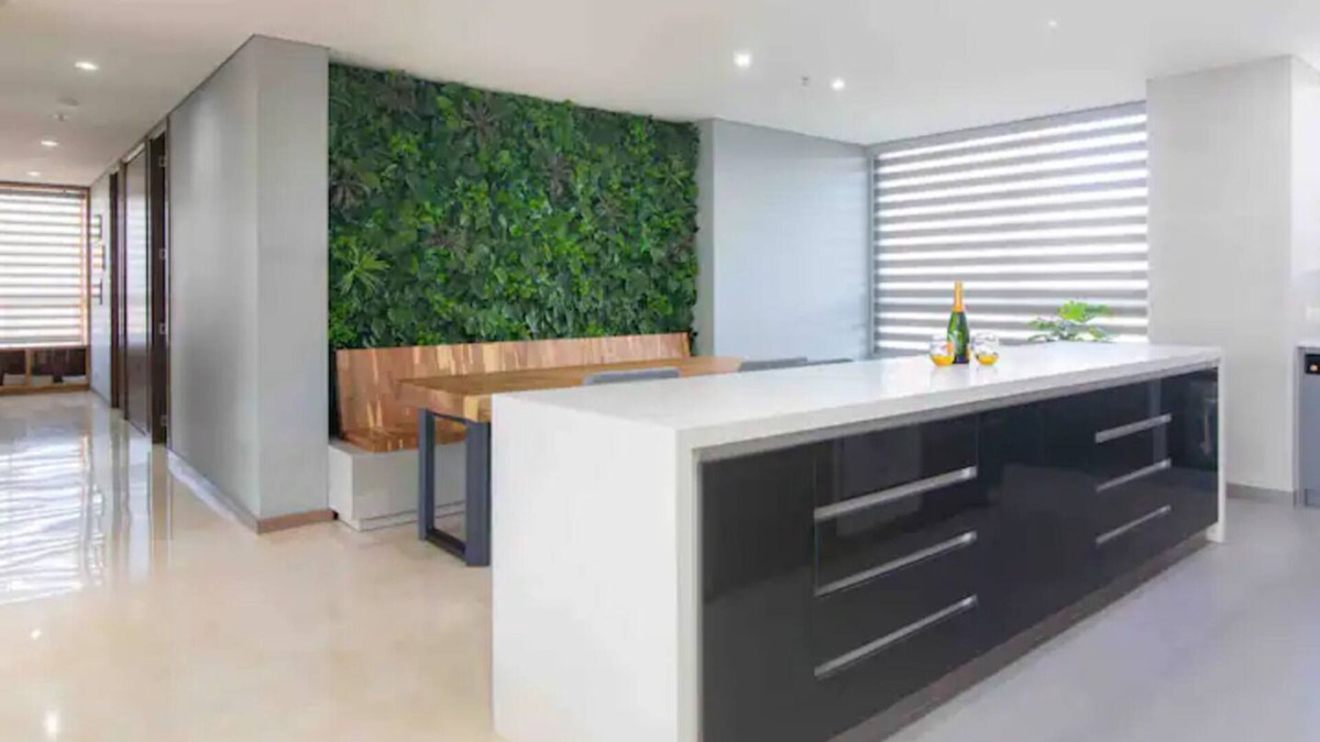 Los Naranjos Apartment | MEDELLIN! Dream Apt. with the best views. right next to Amsterdam Plaza!