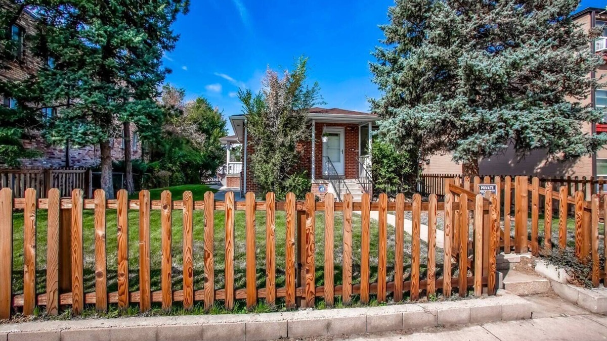 East Colfax Apartment | Medical Stay Near Anschutz | $3499 All-Incl | Pets