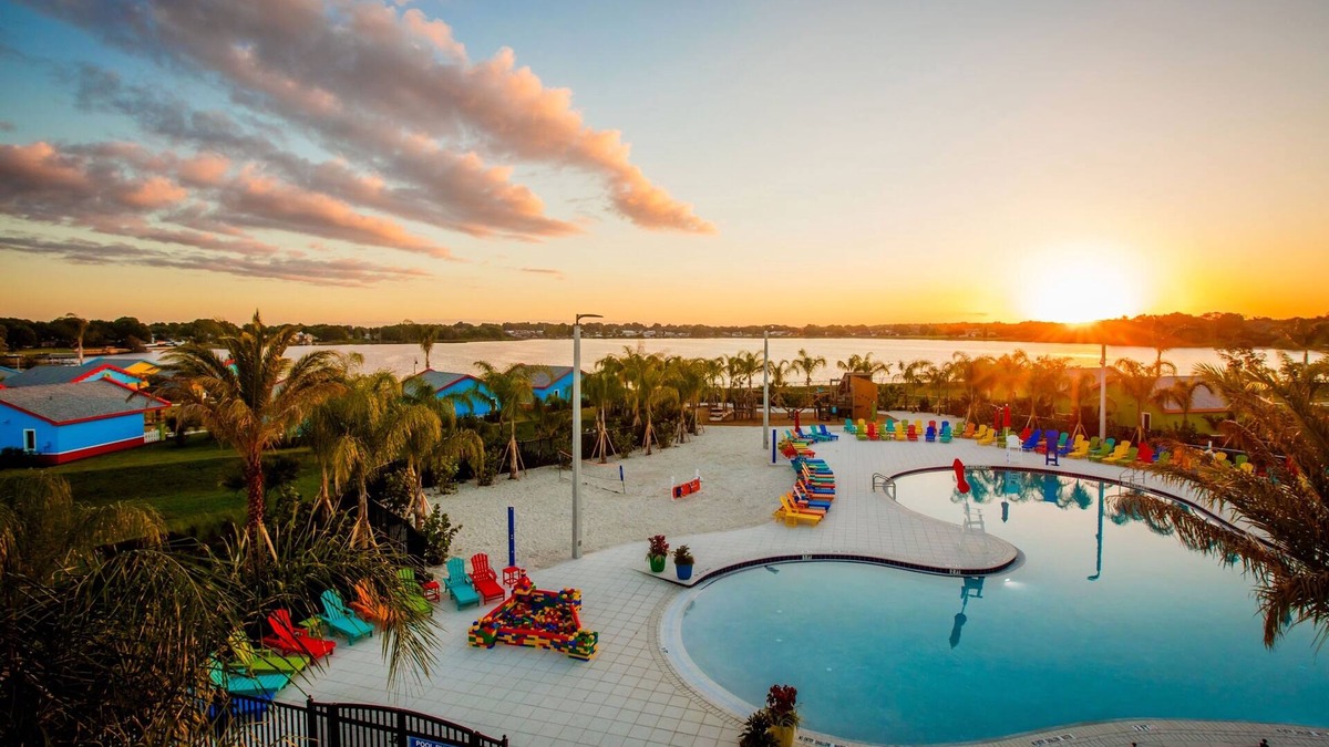 Cypress Gardens Hotel | Medieval Dream Stay, Kingdom Themed Room, Onsite LEGO Fun, 2 Rooms
