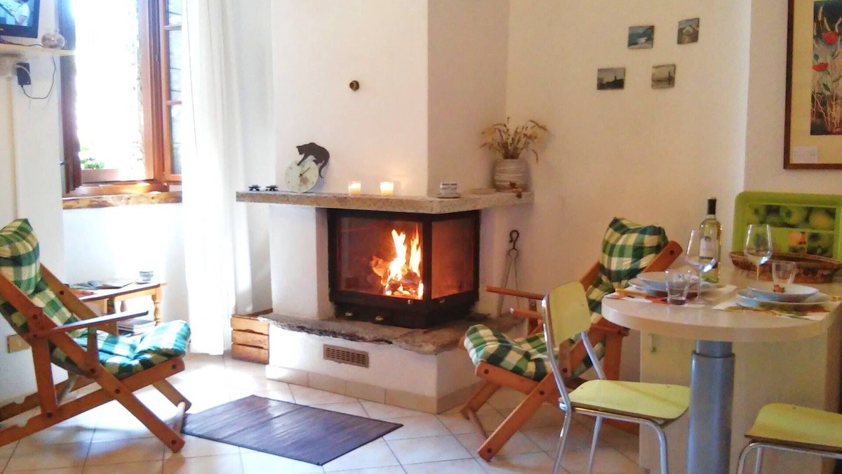 Plesio Apartment | Medieval tower in a quaint old village