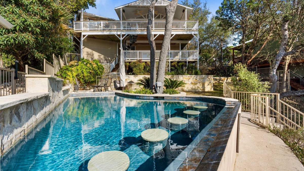 Lakehills House | Medina Lake Villa - Stunning Lakeviews, Waterfront Access & Pool