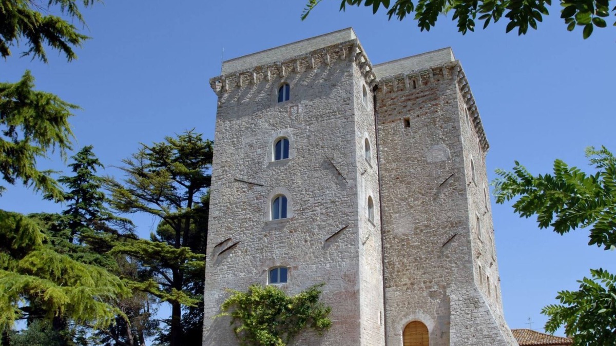 Loreto Villa | Medioevo&Design, Historical Umbria Tower With Private Pool, gardens, parkings