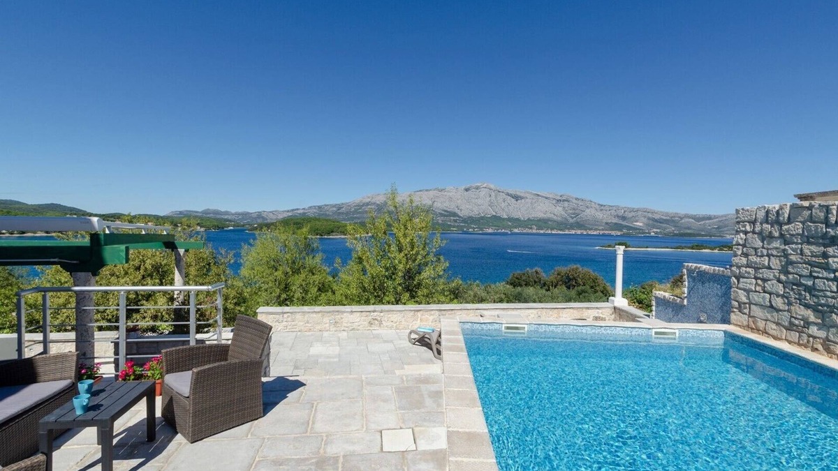 Vela Glavica Villa | Mediteranea traditional stone house with pool, BBQ and beautiful sea view