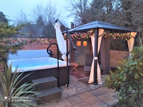 Mimberg Apartment | Mediterran-Skandinavisch - Outdoorwhirlpool ganzjährig