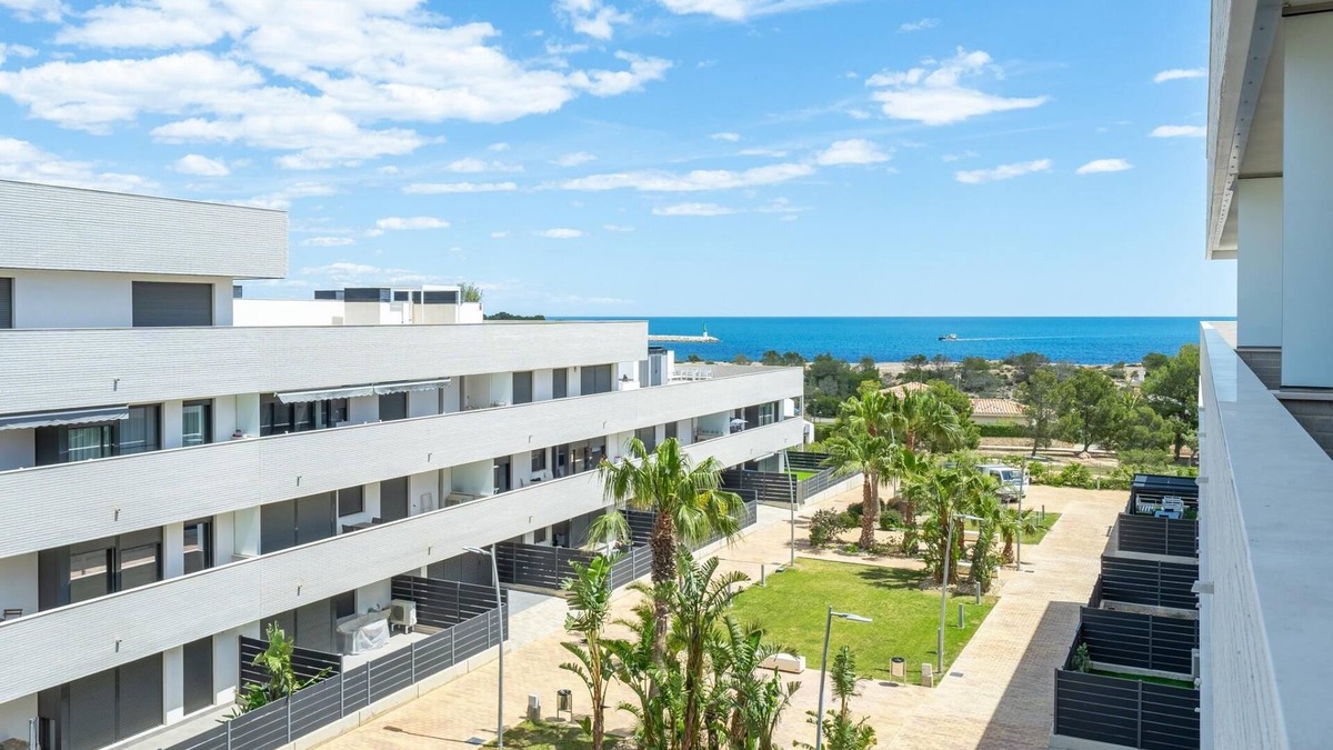 Roques Daurades Apartment | Mediterranean family vacation 1min from the beach