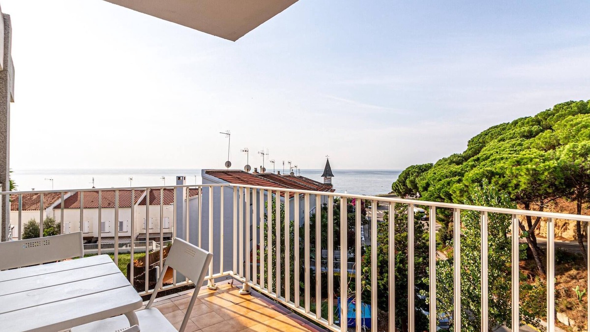 Sant Pol De Mar Apartment | Mediterranean sea views, peace and quietness
