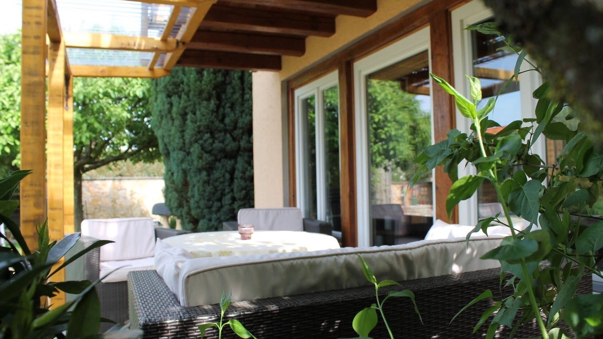 Vogelgrun Apartment | Mediterranean living ambience in a quiet, rural location