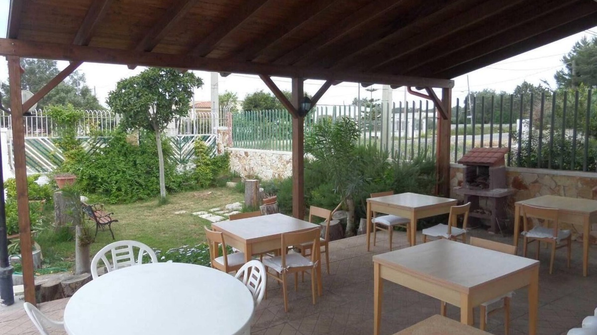Sant'Isidoro Villa | Mediterranean-style villa a few meters from the sea.