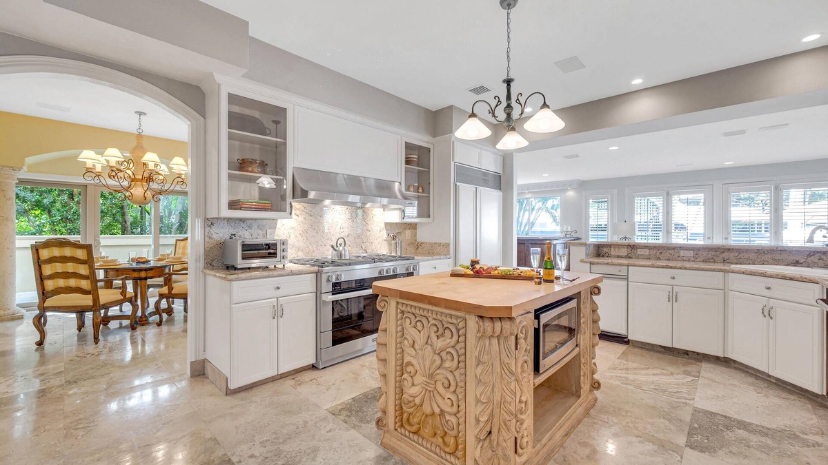 Harbor Beach House | Mediterranean Villa | Heated Pool | Venice of America | Riverside View | Venetian Key | RESlDENCES
