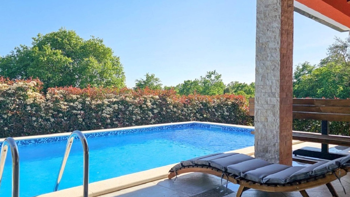 Karigador House | Mediterranean vacation home just 800 meters to the beach with private pool and dog-friendly