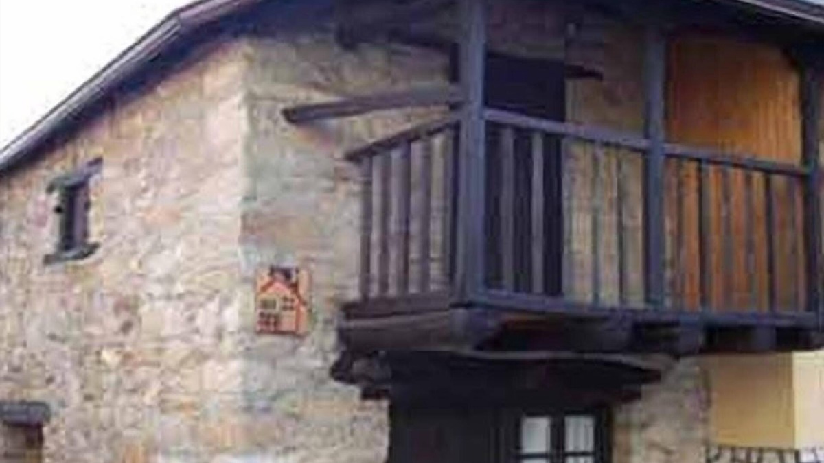 Borrenes Cottage | Medullas Borrenes carucedo Ponferrada León rural house corridor