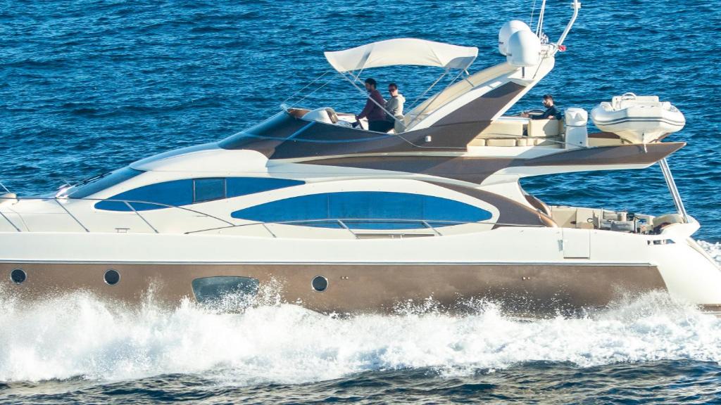 Pasalimani Boat Rental | Medusa Azimut 68ft luxury yacht