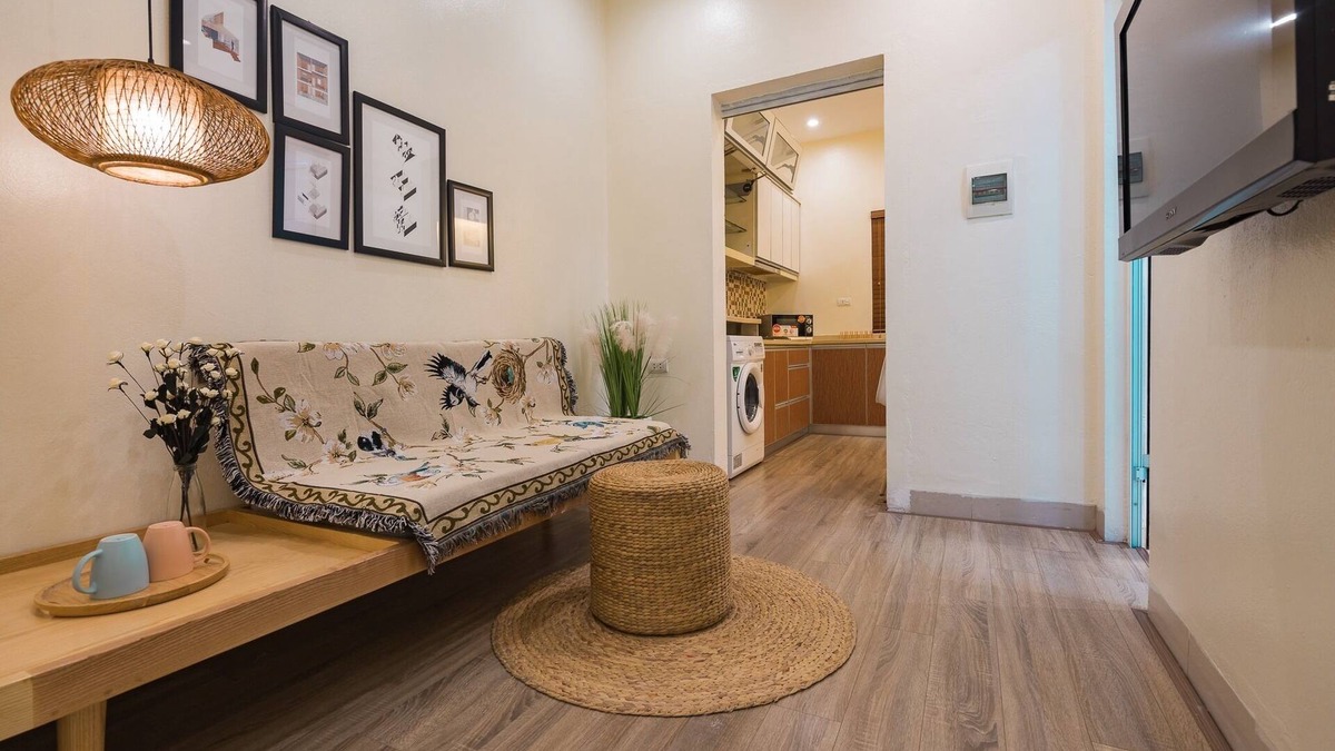 Trang Tien Apartment | Mee's - 1min walk to Hoan Kiem Lake & Opera House