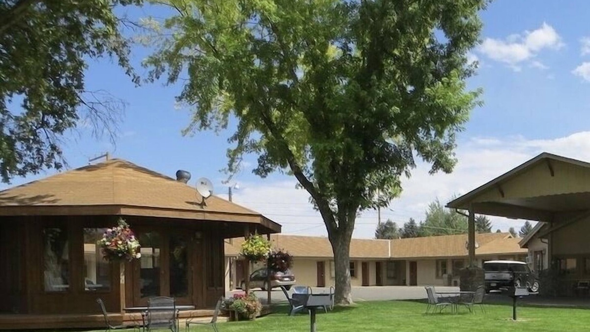 Meeker House | Meeker, Colorado - Hotel Room #112