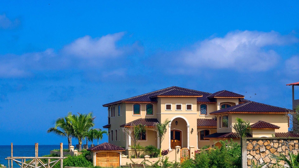 Manglaralto Apartment | Meet us on where the sun kisses the waves: at Moonlight Apartment!