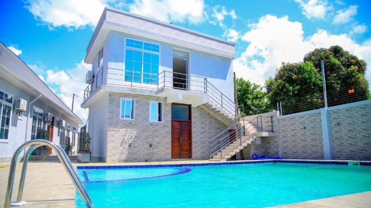 Dar es Salaam Bed & Breakfast | MEGA Lodge 6