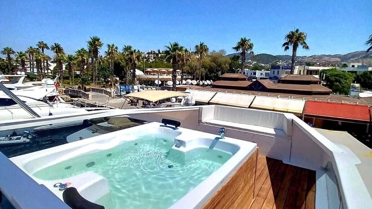Yalikavak City Center Boat Rental | MEGA YATCH MATILDA BODRUM LUXURY