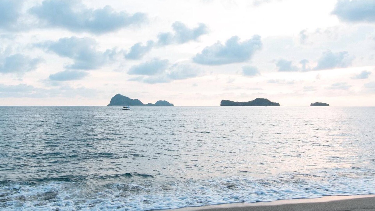 Pundaquit Hotel | Megan's Paradisio Beach Resort