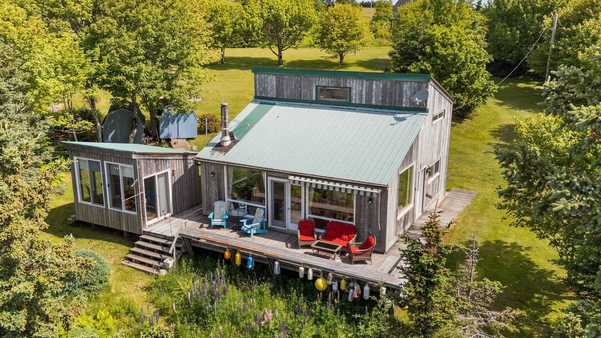 Souris House | Megvy - Oceanfront Property with Beach Access