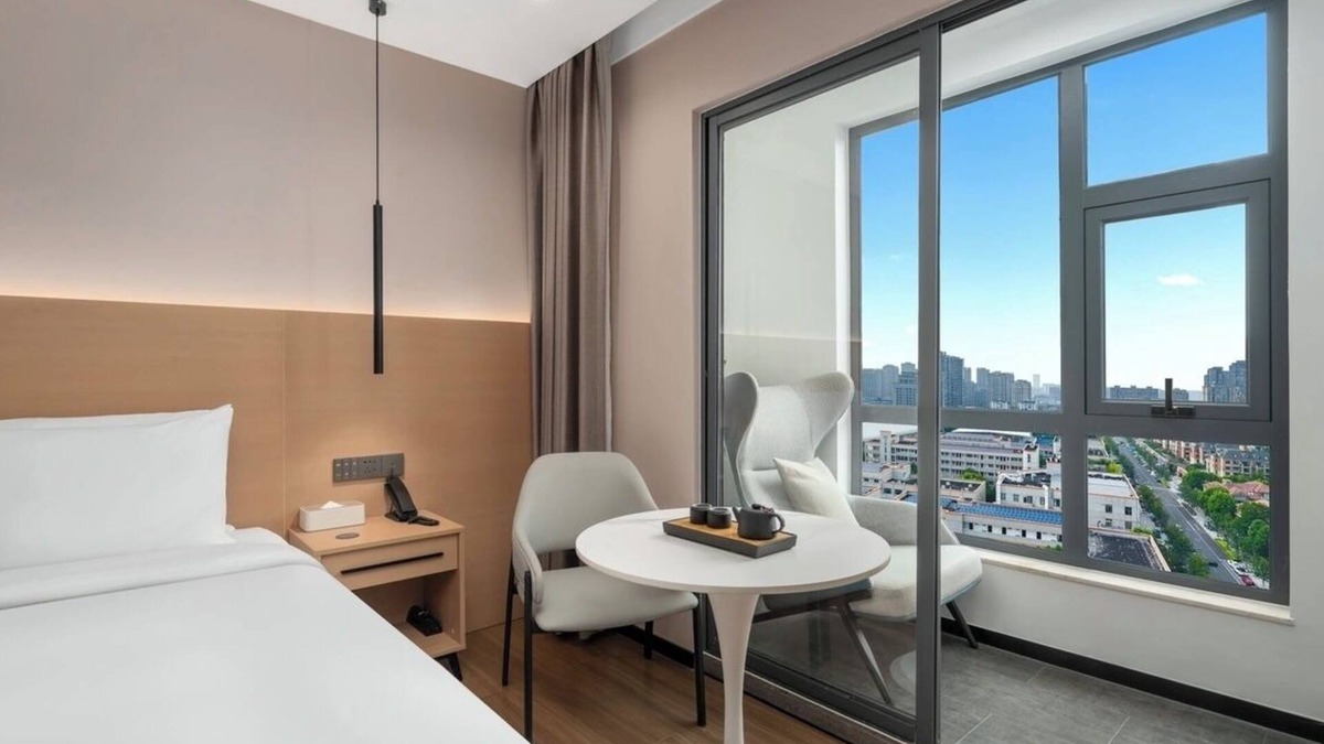 Longhua District Hotel | MEIJI HOTEL- Guanhu Century Square