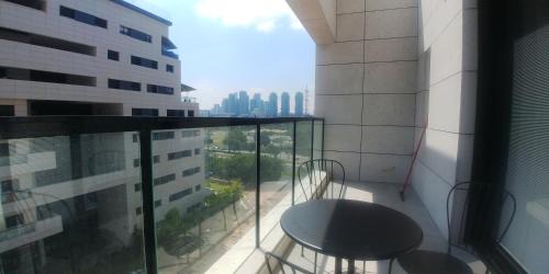 Tel Aviv Apartment | Meir Yaari 20
