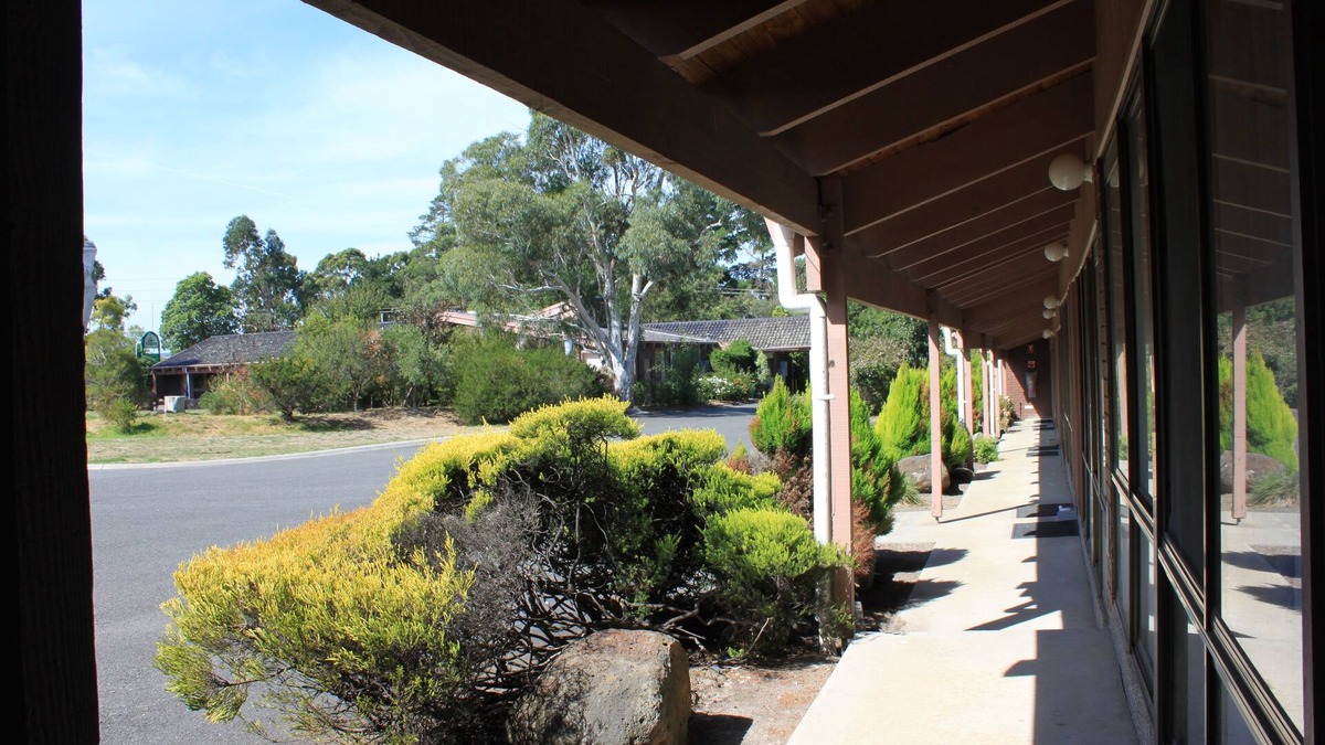 Beaconsfield Hotel | Melaleuca Lodge