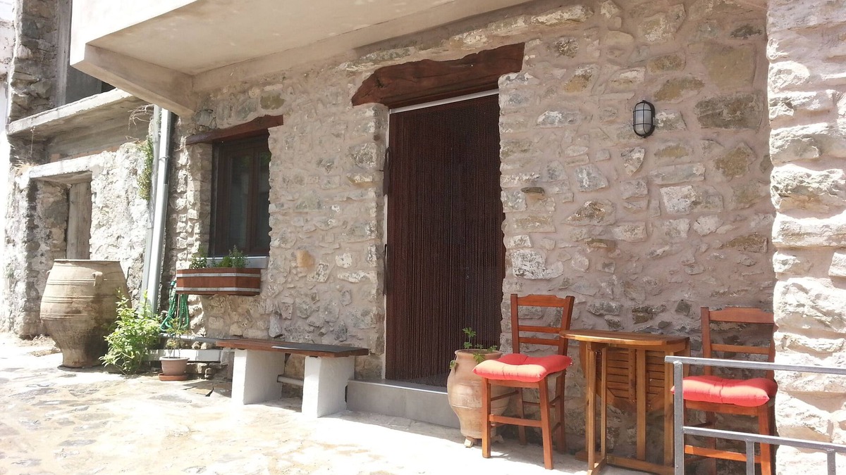 Vizari Apartment | Melambes Studio Apartment - Experience life in a traditional Cretan village.